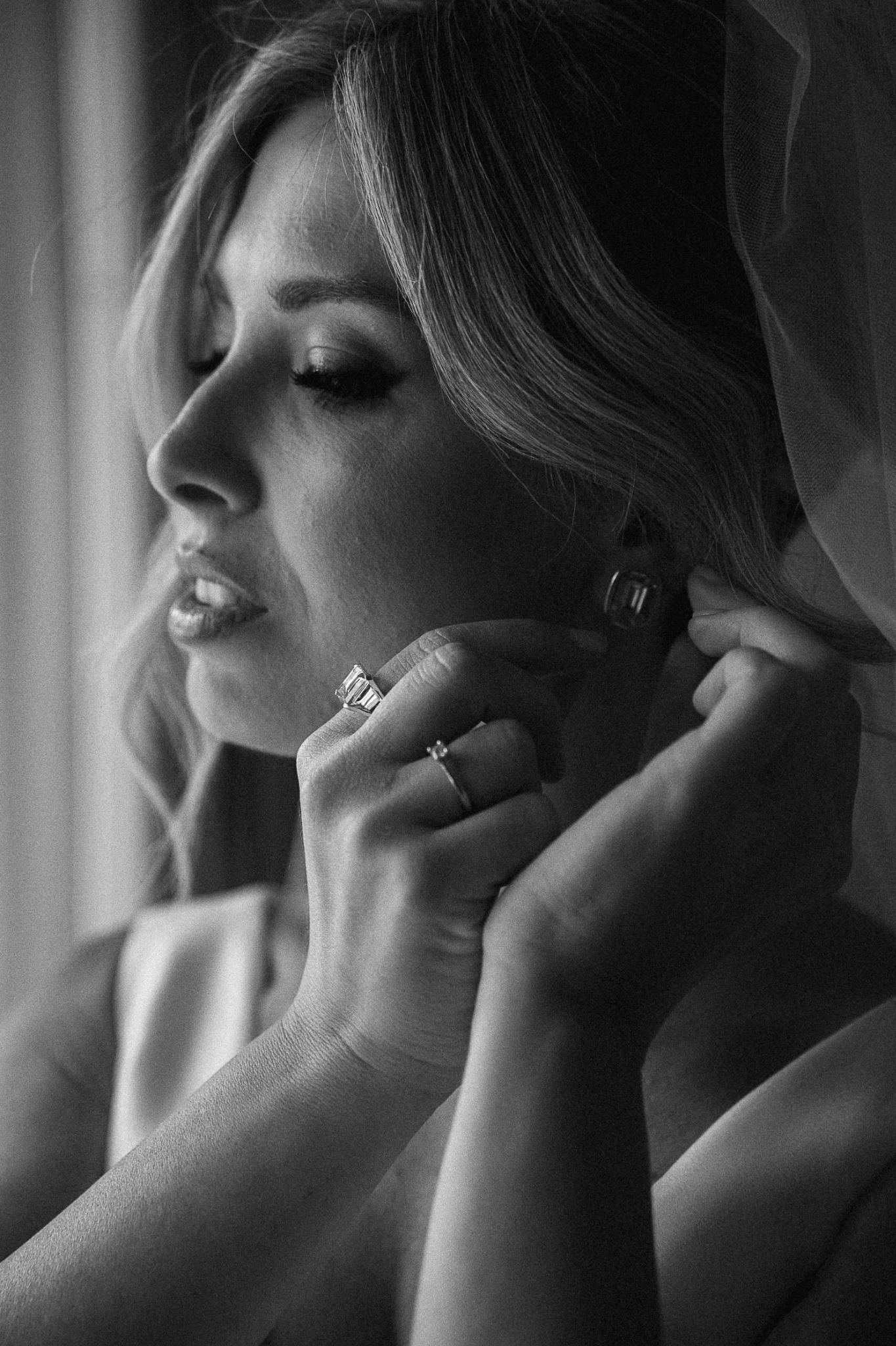 Ritratto della sposa in bianco e nero